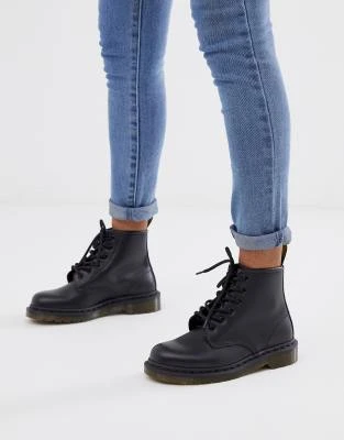 Dr. Martens 101 6 Eye Boots
